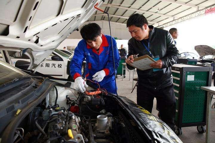 成都怎么報名汽車維修工怎么考試報名要準備的資料