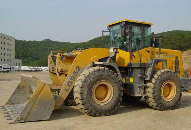 鏟車